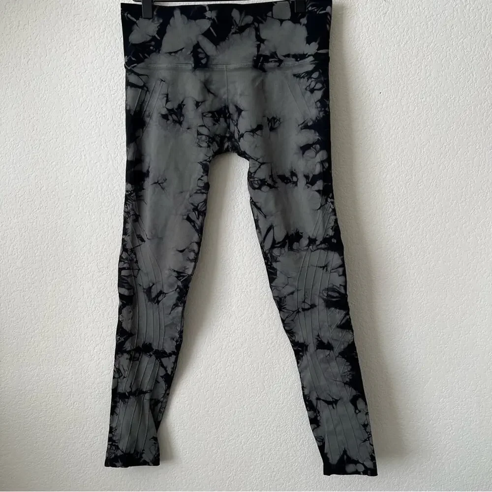 Soulcycle gray green tie dye water color seamless textured leggings